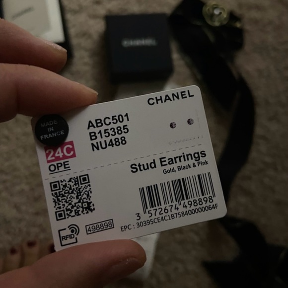 Chanel cruise collection 2023 stud earrings - Picture 15 of 16